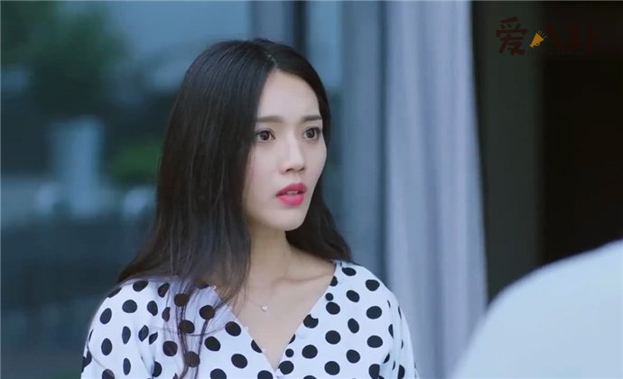 出道四年火不了