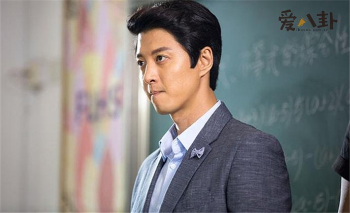 李东健照片