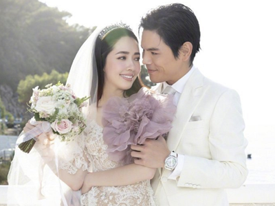 郭碧婷向佐被曝七夕领结婚证 此前办结婚典礼没领证遭疯狂吐槽