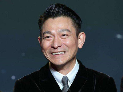59岁刘德华误发显老生图秒删 之后这一举动却被粉丝夸可爱？