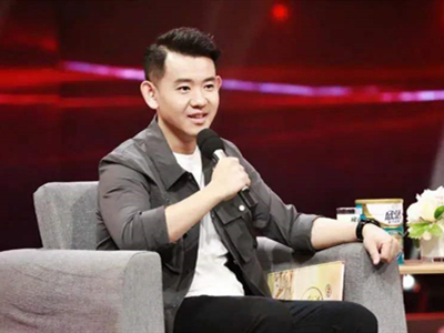 主持人李响的妻子是谁 妻子是圈外人身份神秘