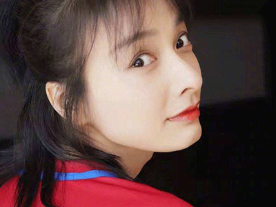 吴昕一字马侧手翻 如果不是蓝盈莹你们get不到吴昕有多少隐藏技