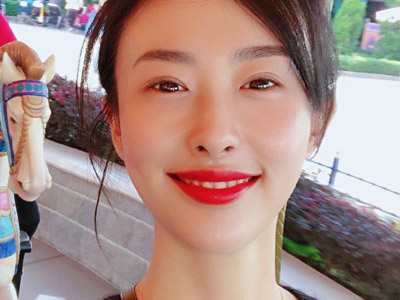 翟凌现况如何 起底其不雅视频是怎么回事现已为人妇老公真不介