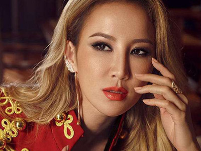 李玟疑婚姻出现问题 起底其感情经历她的婚姻真的出现危机了吗
