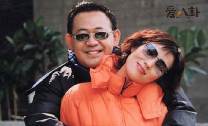 姜武与妻子宋妍合照