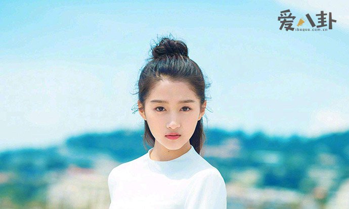 鹿晗女友关晓彤