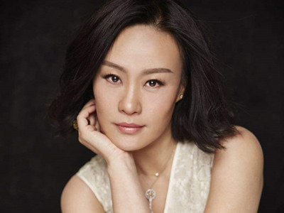 邬君梅嫁外籍丈夫结过几次婚 年过五旬结婚24年却不生孩子
