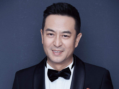 张嘉译老婆叫什么名 他们俩是怎么认识的结婚至今几年了