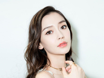 Angelababy冲浪 这个小细节你注意到了吗？