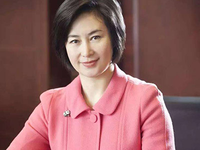 何超琼的几段感情 她是因何放弃感情的现任老公是谁