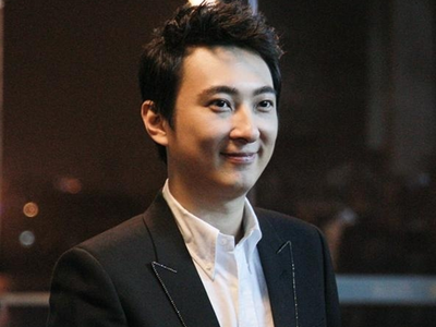秦奋是什么来历家里很有钱吗 被传比王思聪有钱家世曝光