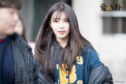 郑恩地诉苦没到30岁被当成古董 造成这种爱豆状况原因很无奈