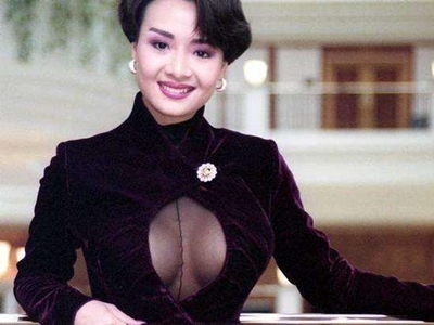 港圈美女叶子楣近况 成名时被称为导弹芭比