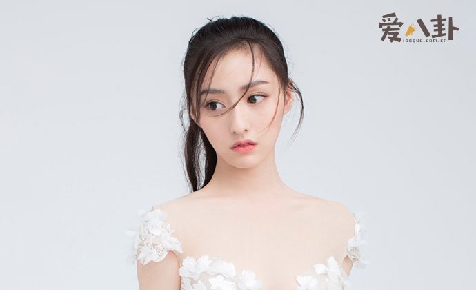胡连馨照片
