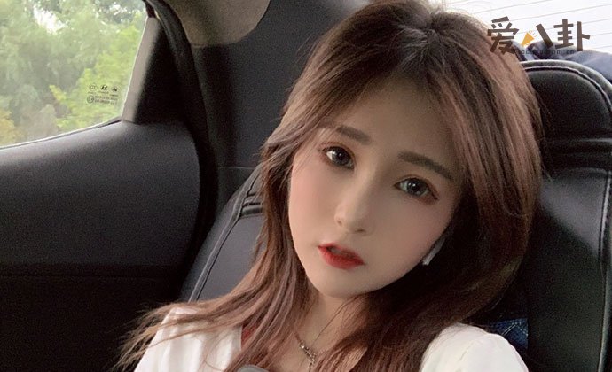 网红何婧婧