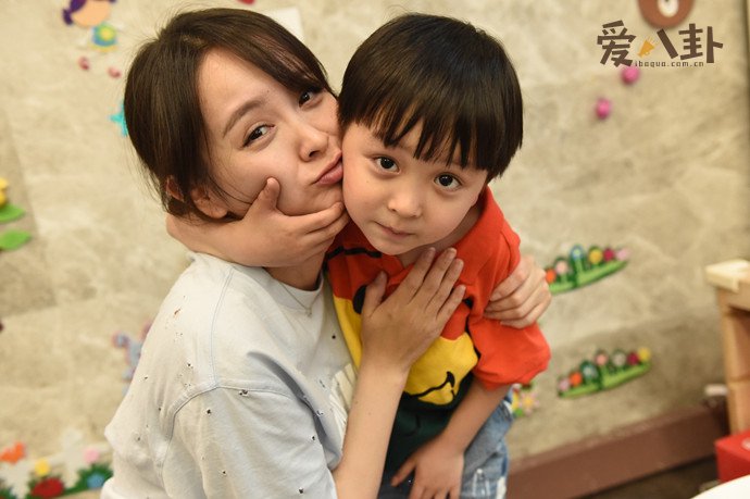 邓莎和儿子大麟子