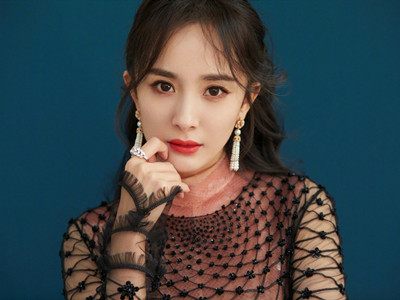 杨幂在嘉行处于什么地位 嘉行真正老板是谁杨幂也是老板吗