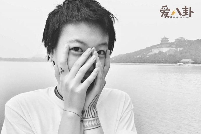 窦靖童交往圈内同性女友