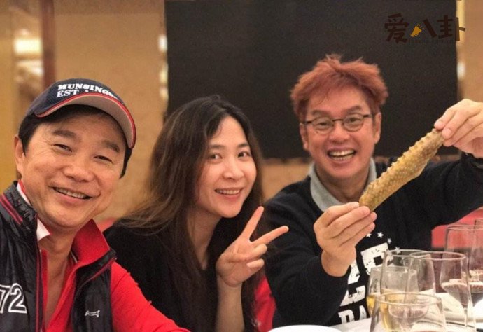 原配杨洁薇剃度出家