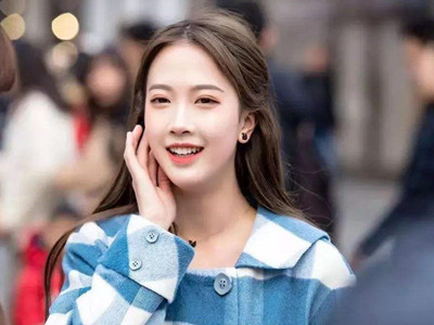 你的小甜甜为什么不红了 小甜甜被同班男生曝光是拜金女