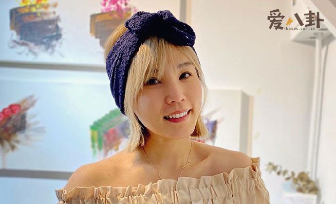 歌手李佳薇兼做房产中介
