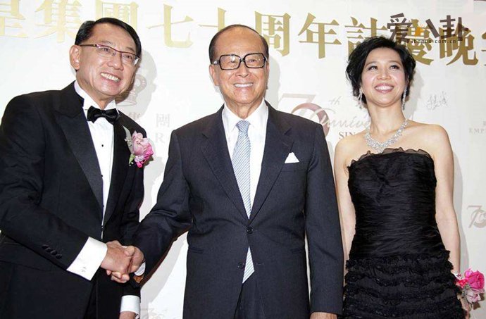 英皇总裁杨受成