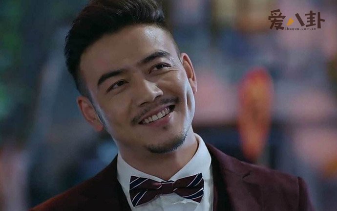 杨烁因什么而走红