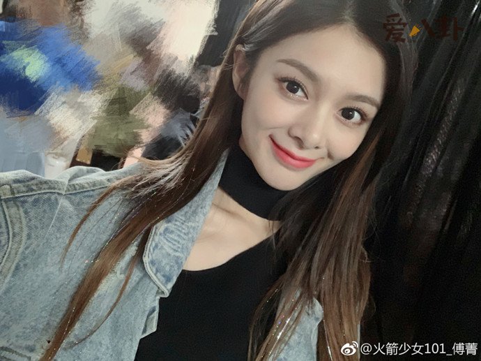 傅菁家境怎样
