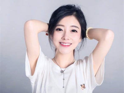 冯提莫会计门 挪用公款九百万打赏女主播