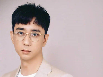 王自健前妻黄雅静是什么身份 王自健被前妻坑是怎么回事