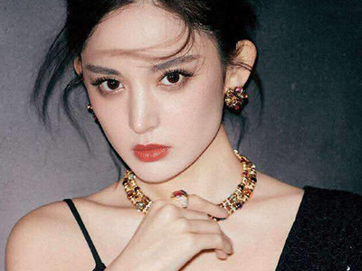 娜扎回怼粉丝 娜扎与粉丝之间关系为何如此紧张