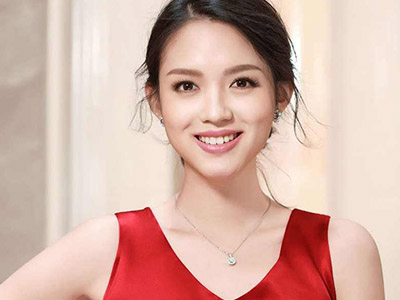 张梓琳被多少人潜规则过 起底其家境能走到如今真不一般
