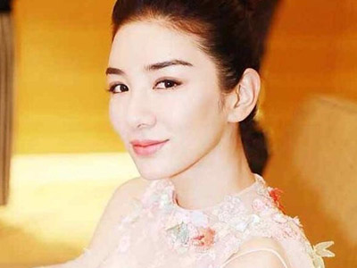 起底黄奕感情经历 演艺事业高开低走竟都是爱情造成的