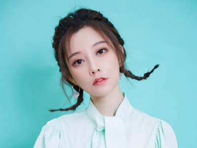 冯提莫发生什么事了 直播报平安唱一小段改编版《采茶舞曲》