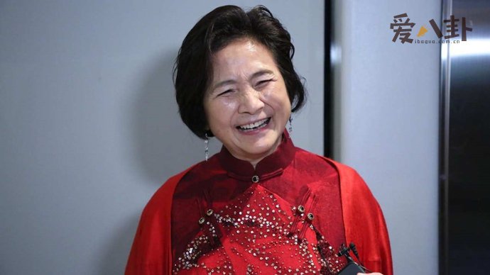 郑佩佩和郑少秋什么关系
