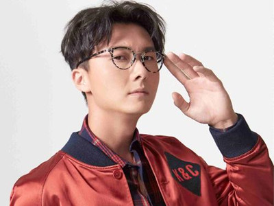王浩信绯闻史揭秘 婚前就很花心婚后也不老实