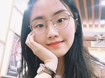 郭沁现状如何 她为何要坐在椅子上唱歌