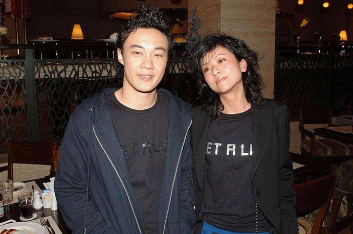 陈奕迅与妻子合影