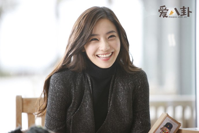 韩彩英近照