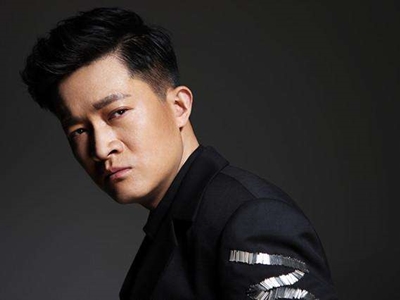 杨志刚跳芭蕾舞出身 发生意外后转行做演员