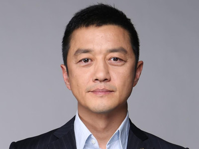 李亚鹏又爆新恋情 新女友是谁网友吐槽李亚鹏男版交际花