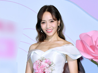 侯佩岑彩虹照事件 事件经过如何和周杰伦有什么关系呢