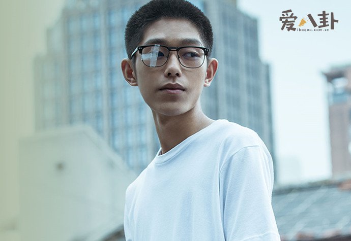 王锵剧照