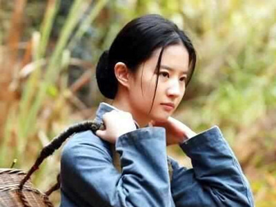 刘亦菲扮村姑是什么电影 烽火芳菲中刘亦菲扮演谁