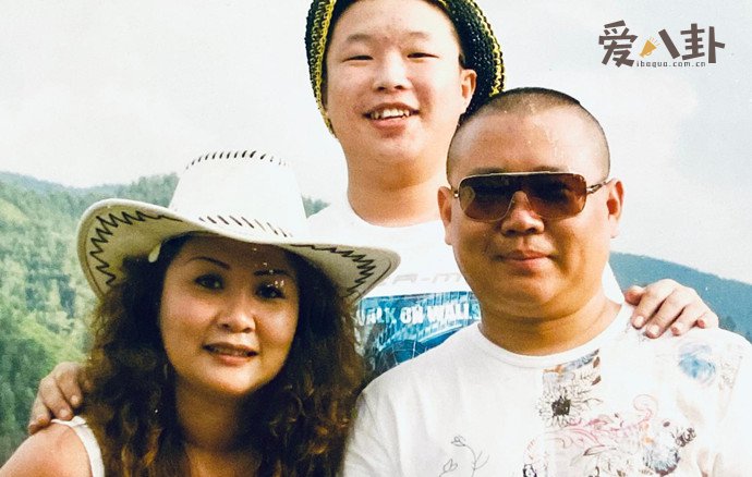 郭德纲夫妻俩和烧饼