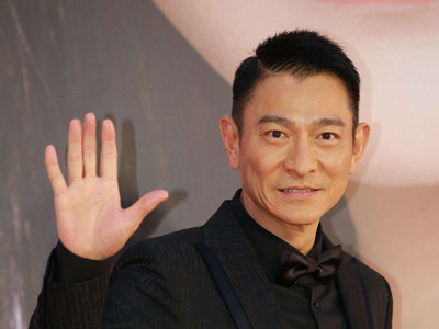 四哥发哥指的是谁 刘德华十七岁唱的是什么意思