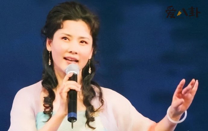 何赛飞表演越剧