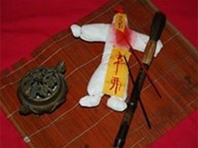 下降头是什么意思 降头术是如何操作的