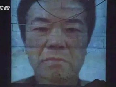 韩国素媛案罪犯赵斗淳出狱 愤怒群众全程谩骂示威