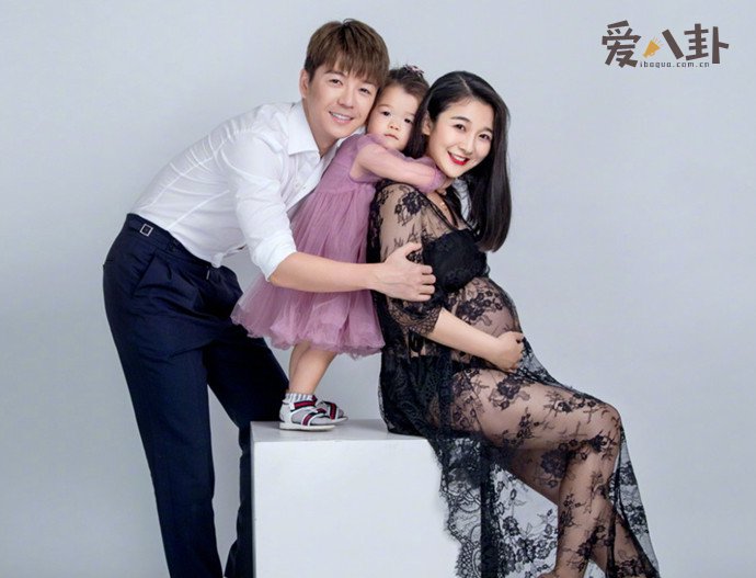 吴雅婷王栎鑫和孩子